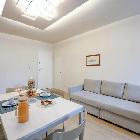 Lejlighed Desenzanoloft Official Partner Marriott Homes & - Apa Dom Downtown Family Desenzano del Garda