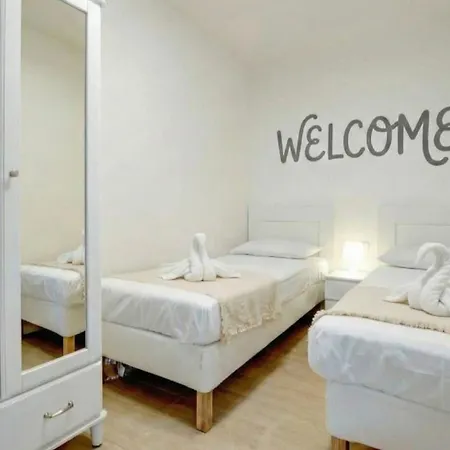 Apa Dom Downtown Family Desenzanoloft Official Partner Homes & By Marriott Bonvoy Appartement Desenzano del Garda