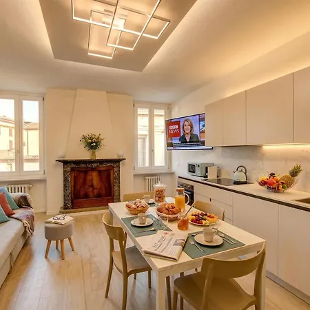 Apa Dom Downtown Family Desenzanoloft Official Partner Homes & By Marriott Bonvoy * Desenzano del Garda