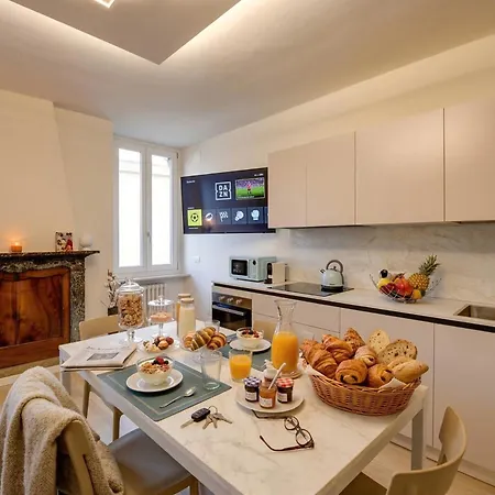 Apa Dom Downtown Family Desenzanoloft Official Partner Homes & By Marriott Bonvoy Desenzano del Garda