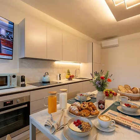 Apa Dom Downtown Family Desenzanoloft Official Partner Homes & By Marriott Bonvoy *
